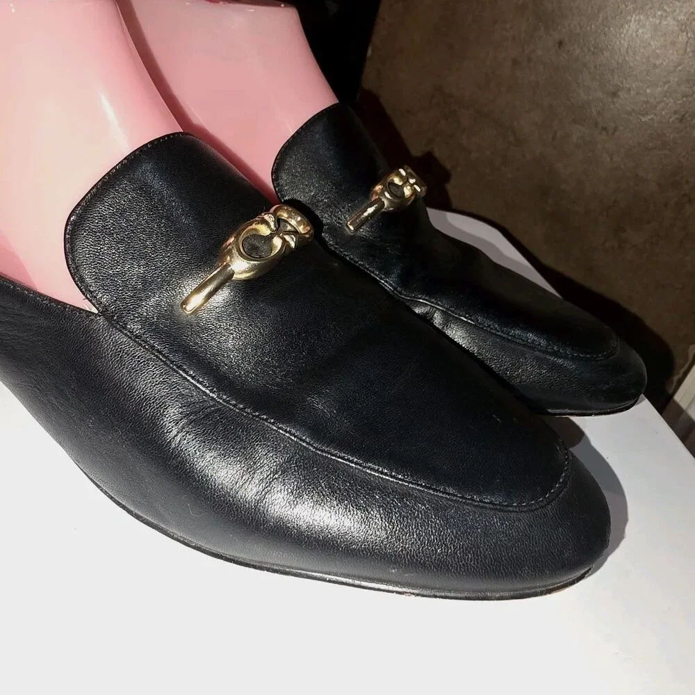 Coach Sz 8.5 Sienna Gold Metal CC Logo Black Leather Preppy Slide Mule Loafers